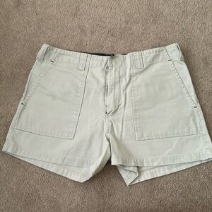 Riches for women cream colored short size 8R